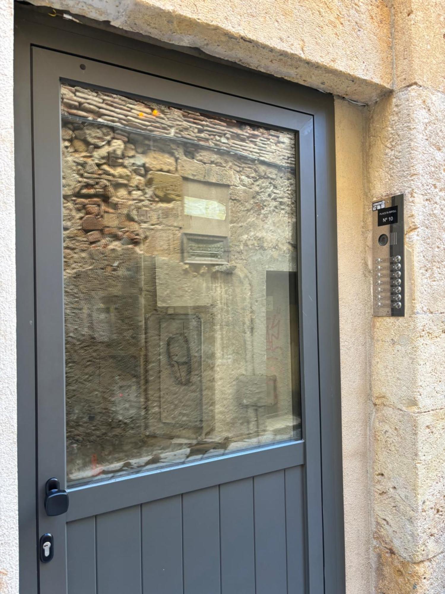 Oh La La Apartment Tarragona Luaran gambar